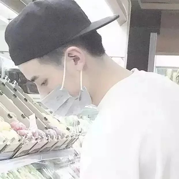 罗洁宁莺
