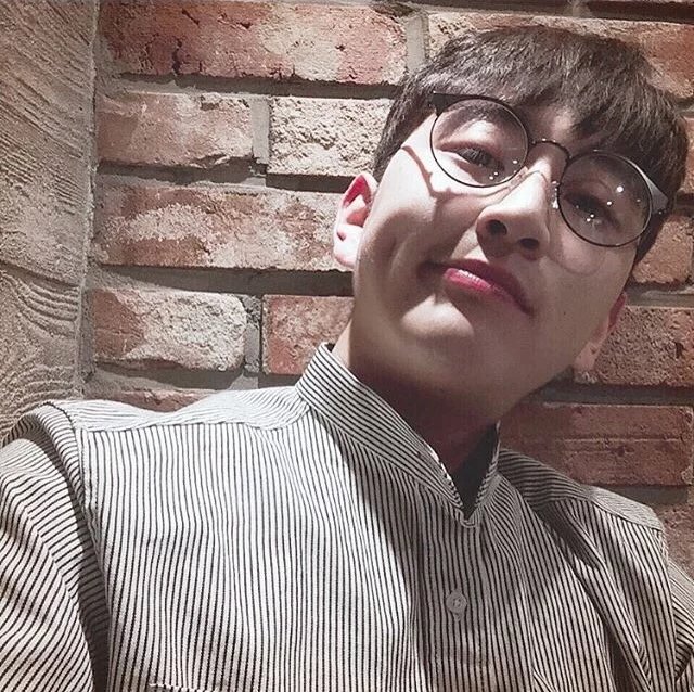 孔烁言洋