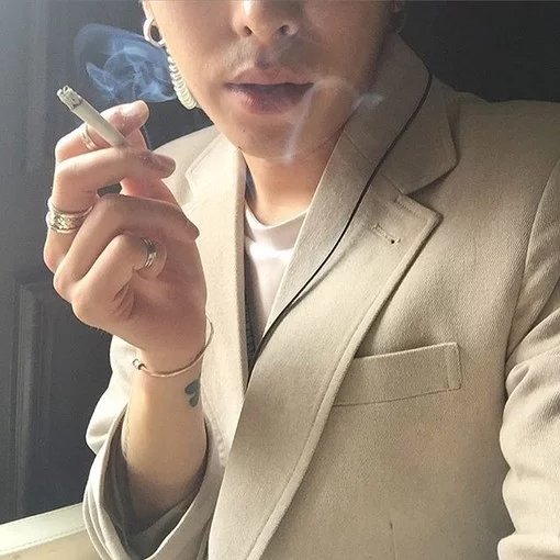 房亮紫姣