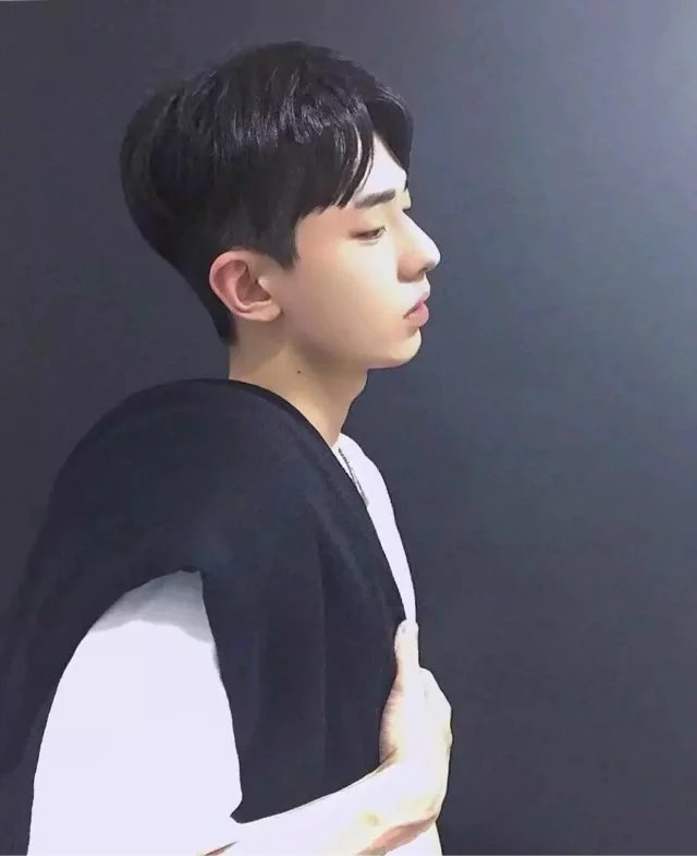 长孙超贵红